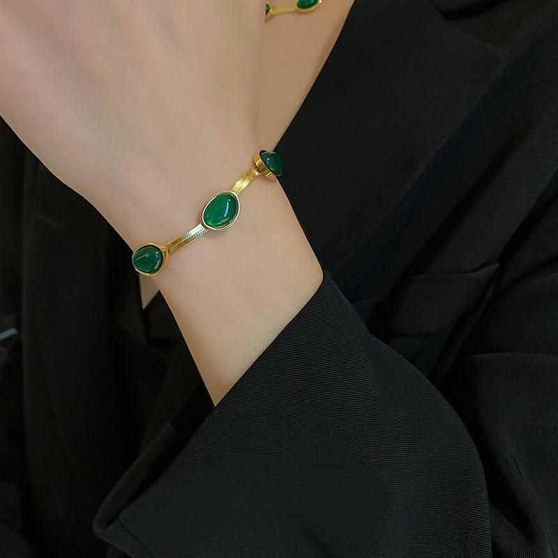 Verdantia – Gold Oval Green Crystal Necklace & Bracelet Set