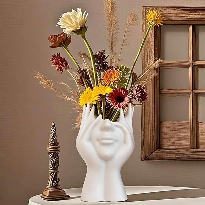Serene Form – Aesthetic Ceramic Face Vase