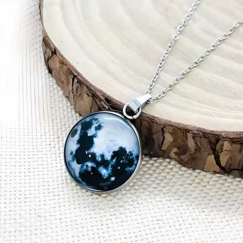 Luna Halo – Silver Moon Necklace