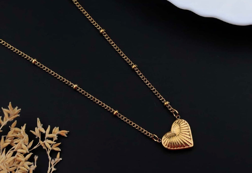 Heartline – Gold Beaded Necklace